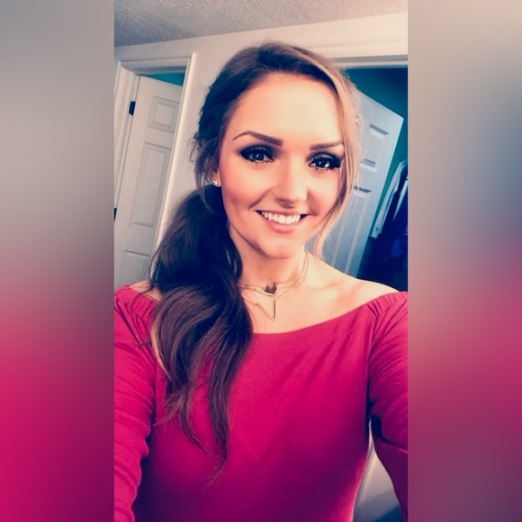 Meet your Posher, Jen!🌟 - Picture 15 of 15